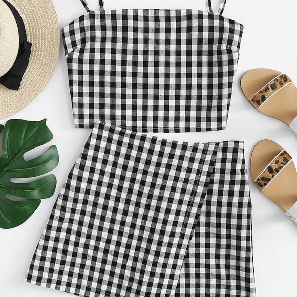 Brandy Melville Dresses & Skirts - TWO PIECE SET- 2 piece gingham crop and skort set